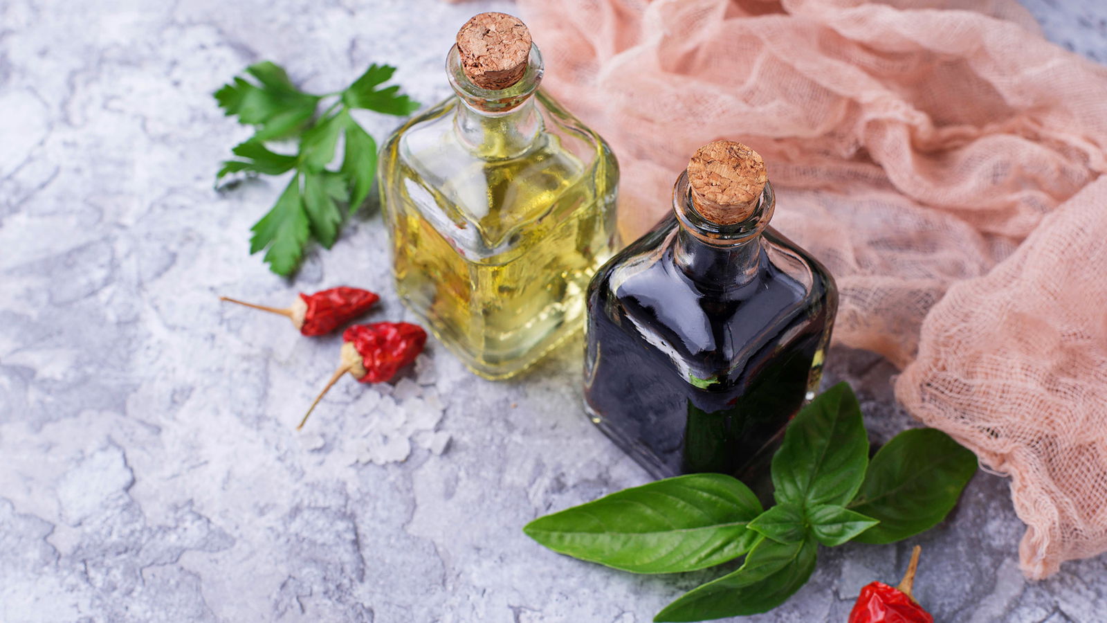 Lebensmittel Essig und Öl