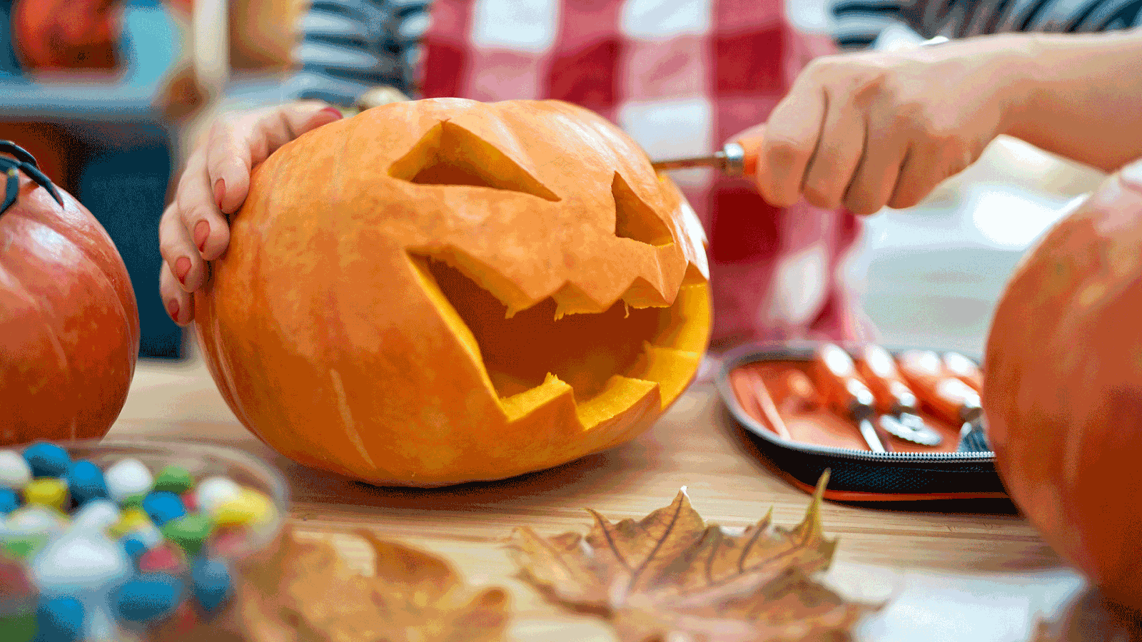 Kürbis schnitzen Gesicht