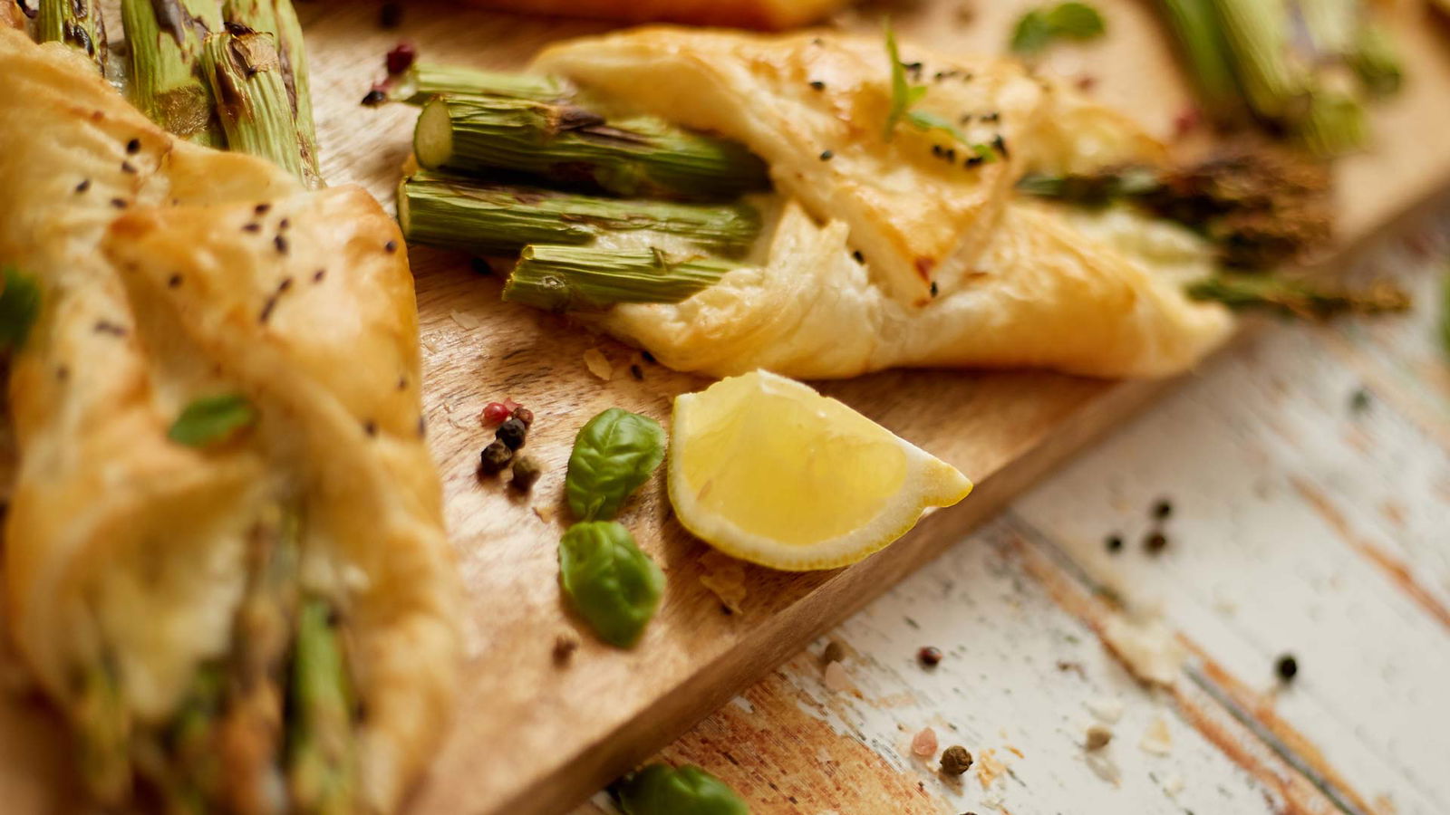 Spargel im Blätterteig