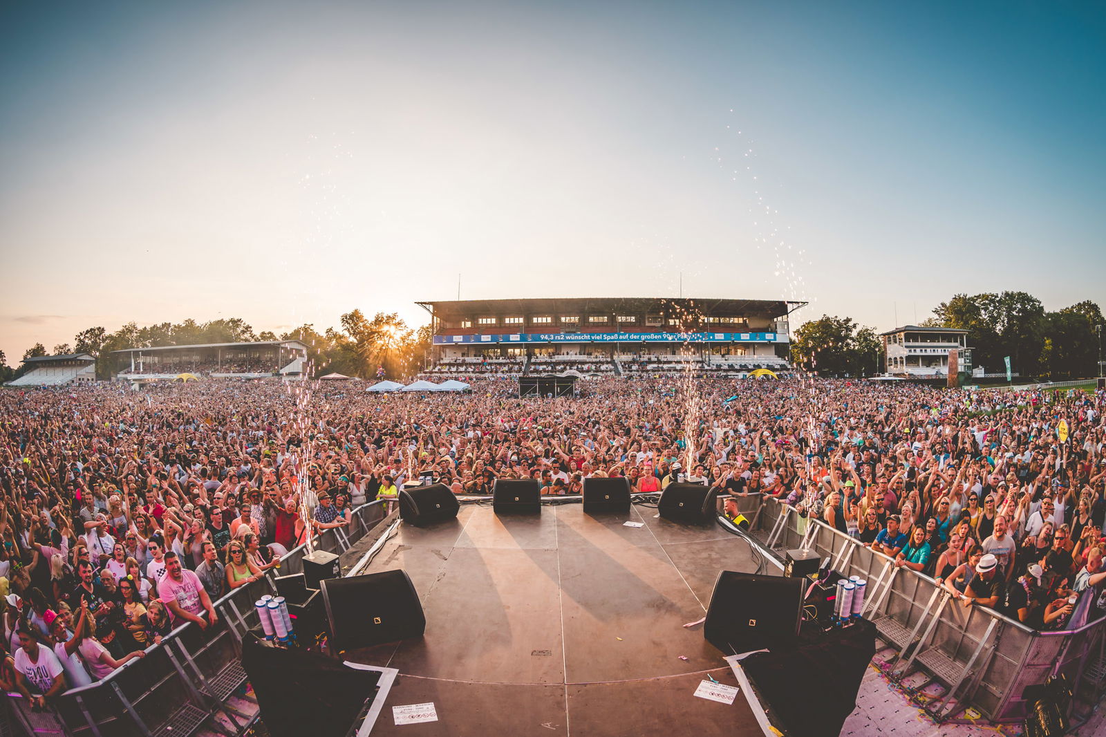 rs2 90er Live Festival - So viele Leute waren dabei