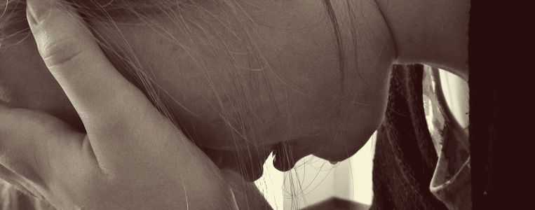 190205 mobbing woman